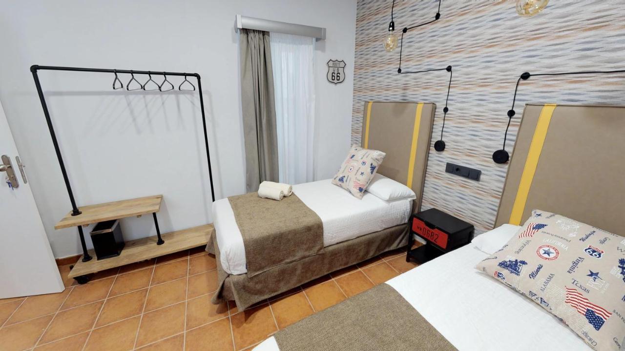 Hostal Boutique La Espanola Rota Bagian luar foto
