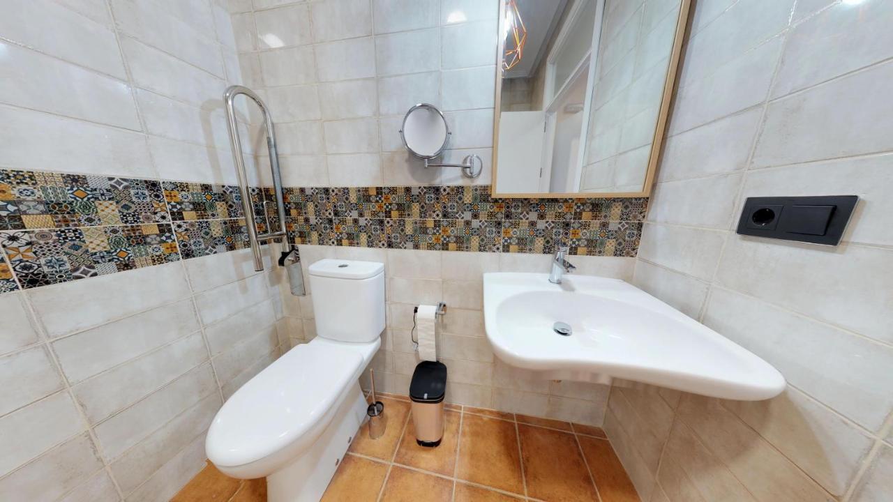 Hostal Boutique La Espanola Rota Bagian luar foto