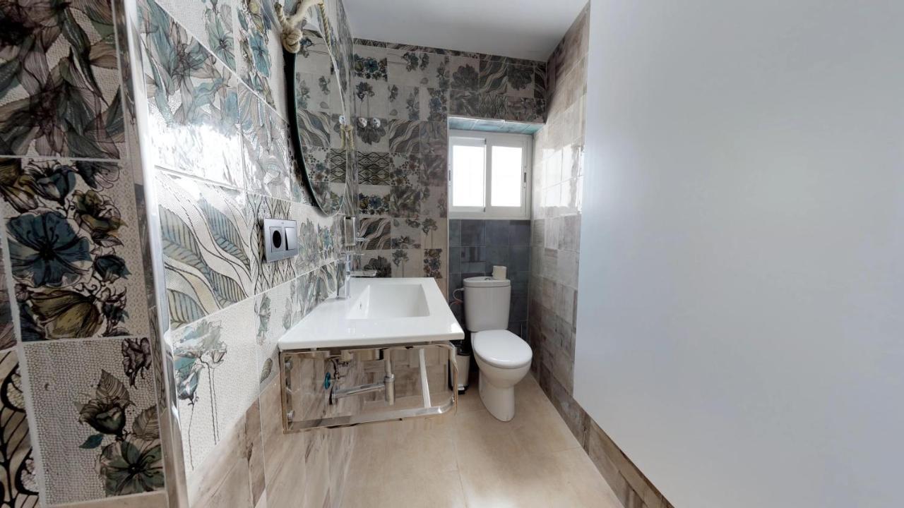 Hostal Boutique La Espanola Rota Bagian luar foto